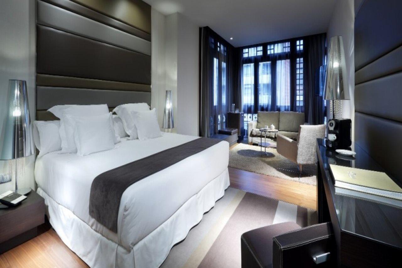 Barcelo Oviedo Cervantes Exteriér fotografie A room at the Mandarin Oriental, Madrid
