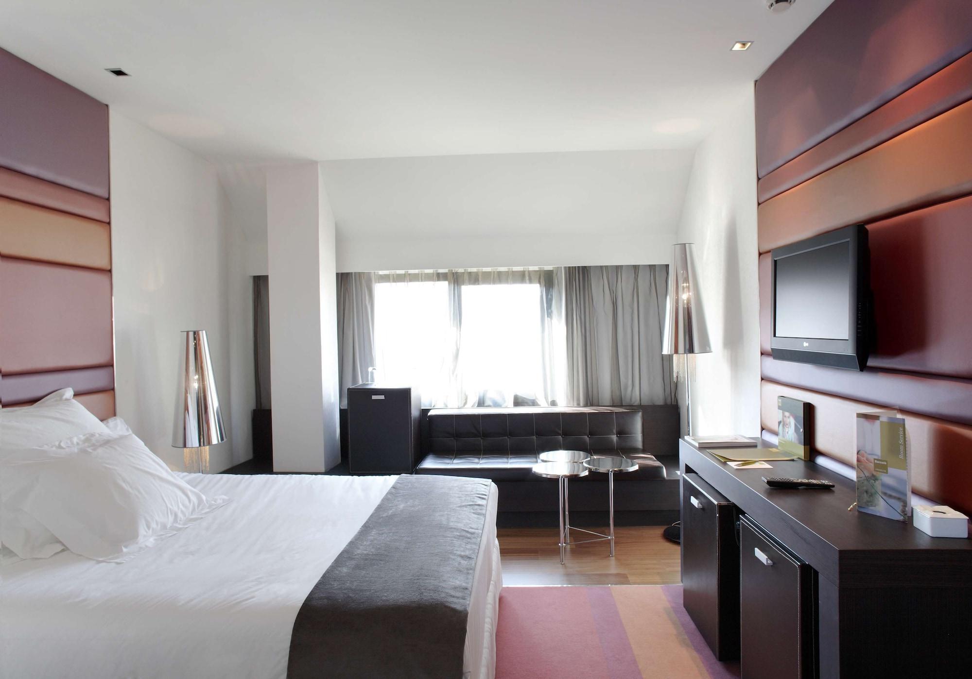 Barcelo Oviedo Cervantes Exteriér fotografie A room at the hotel