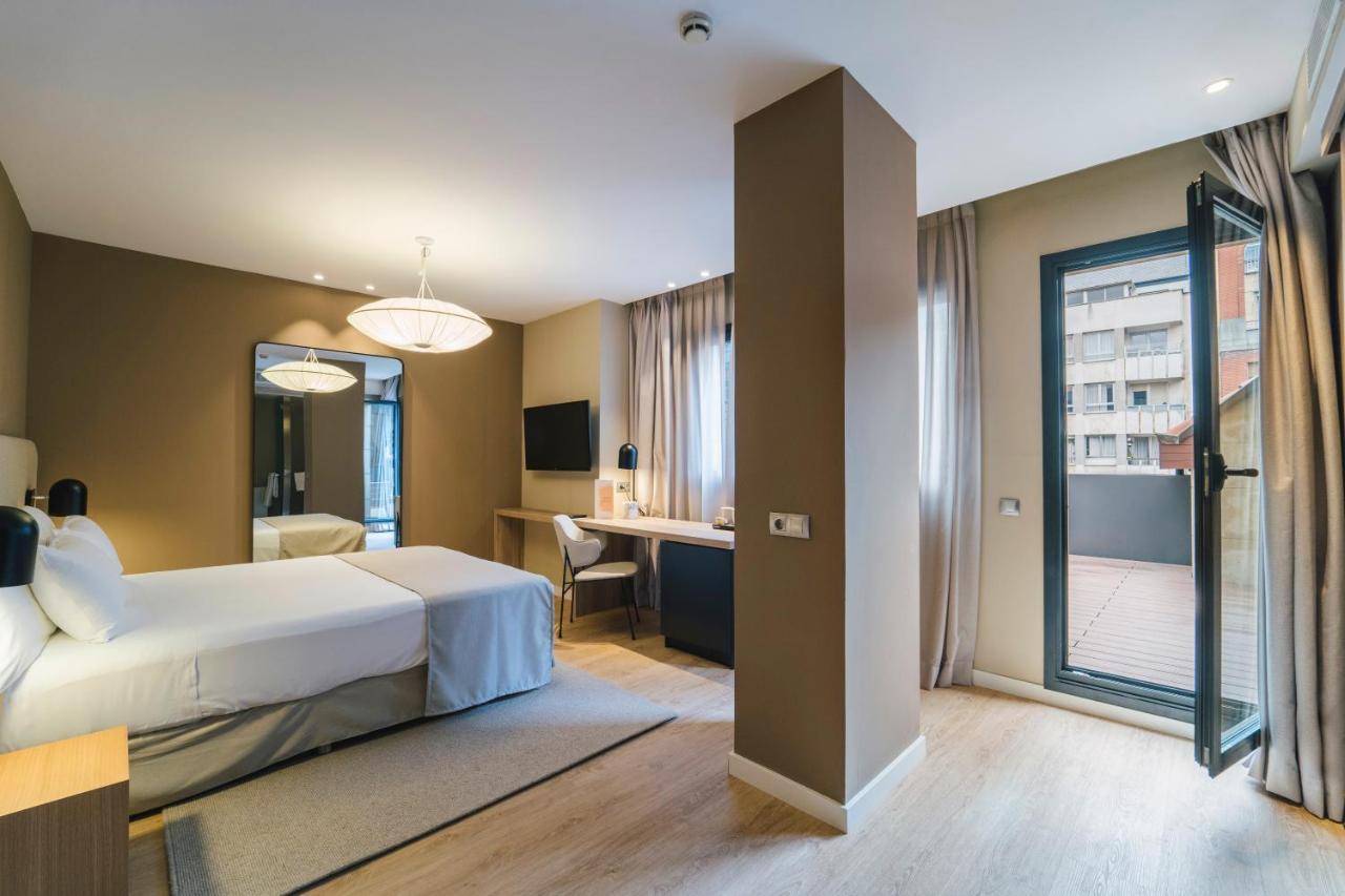 Barcelo Oviedo Cervantes Exteriér fotografie Room at the Hotel AC Barcelona