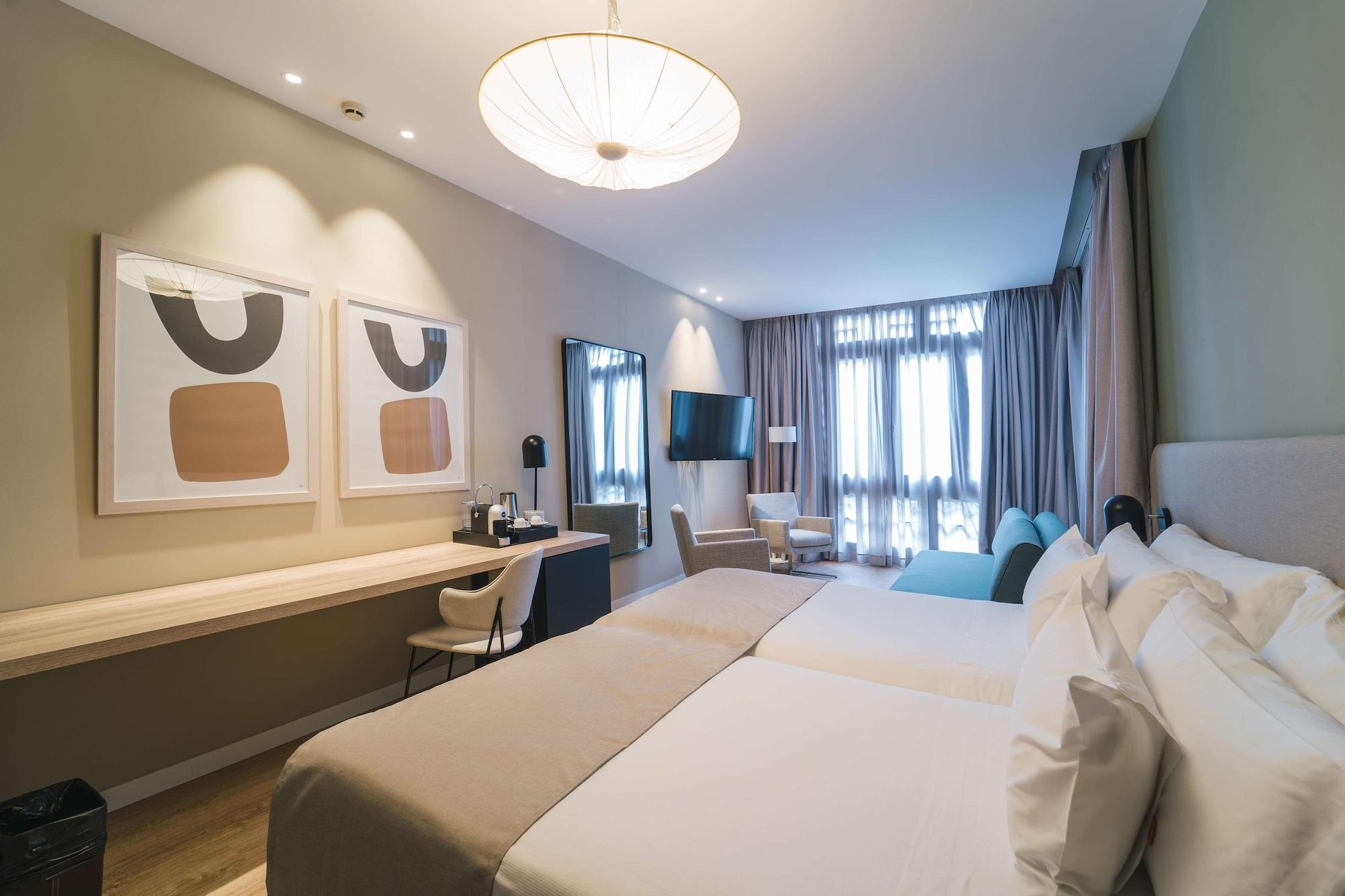 Barcelo Oviedo Cervantes Exteriér fotografie A room at the hotel